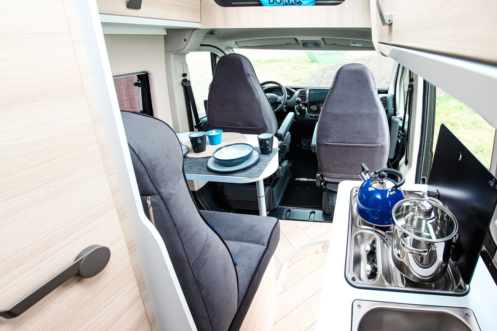 Fahrzeugabbildung Chausson Van First Line V594L Dörr Black-Edition exklusiv