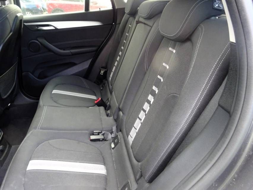 Fahrzeugabbildung BMW X1 xDrive 20d  Allrad Automatik Sport Line AHK