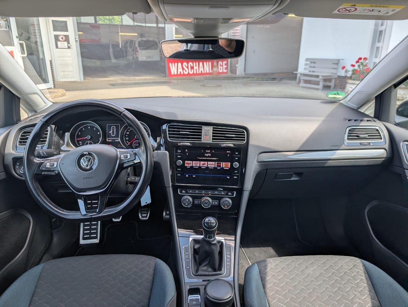 Volkswagen Golf 1.5TSI IQ.DRIVE Navi Beh. Front Kamera Totw, миниатюра 8