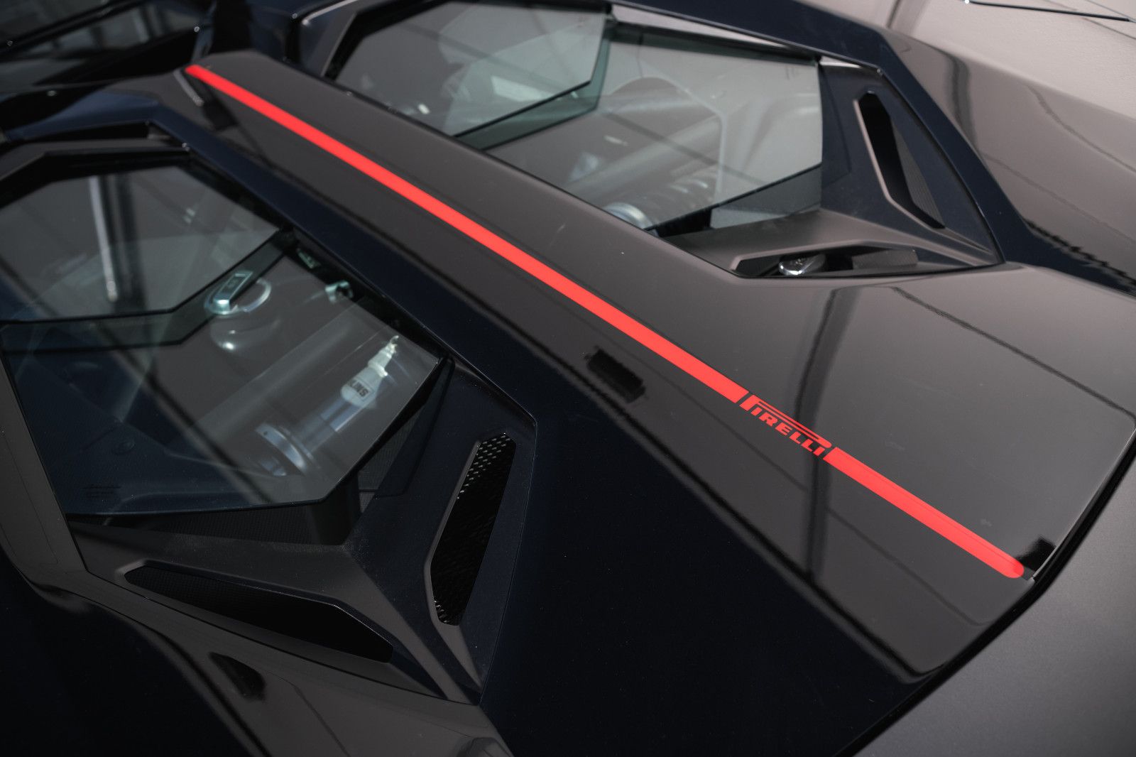 Fahrzeugabbildung Lamborghini LP 700-4 Roadster Pirelli Edition 1of100-Lift