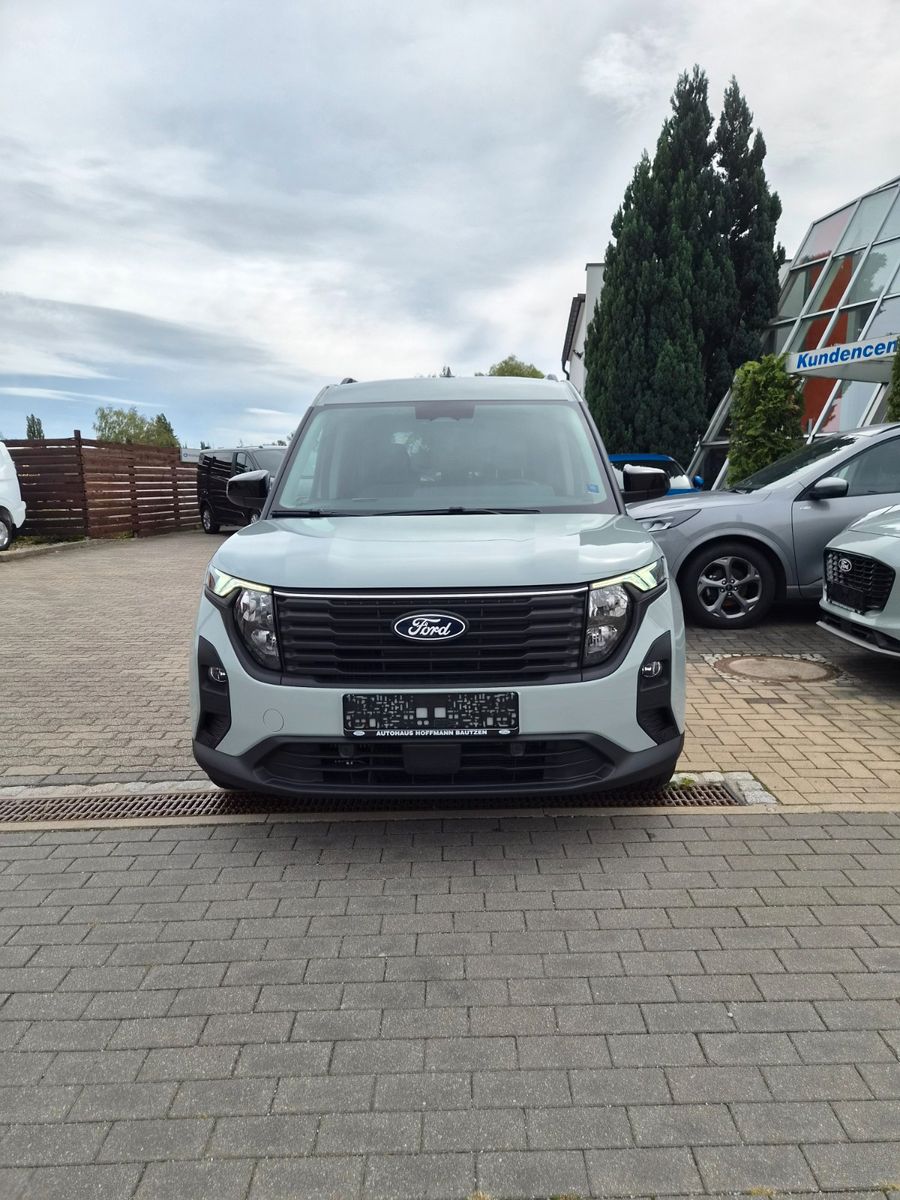 Ford Tourneo Courier Titanium imagem 3