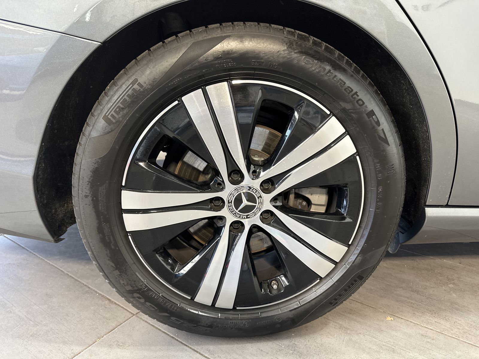 Fahrzeugabbildung Mercedes-Benz C 220d T Avantgarde NAV+LED+360°+CARPLAY+VC+DAB