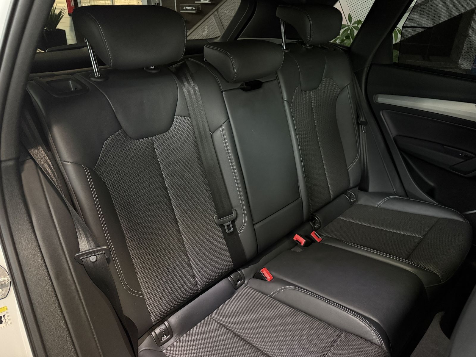 Fahrzeugabbildung Audi Q5 40 TDI qu. Sport S-LINE|NAVI|R-KAMERA|PANO