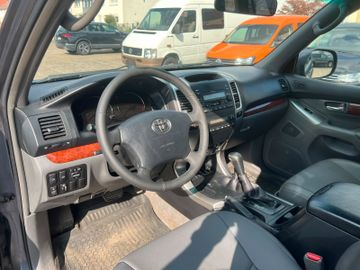 Toyota Land Cruiser - 11