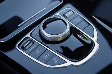 Mercedes-Benz C 300 e T AMG Line*Pano,Distronic+,Head-Up,360°