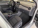 Mercedes-Benz B 180 Automatik 2.HAND AUTOMATIK NAVI SHZ LED - Mercedes-Benz B 180: Silber