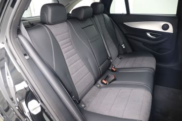 Mercedes E 200 - 12