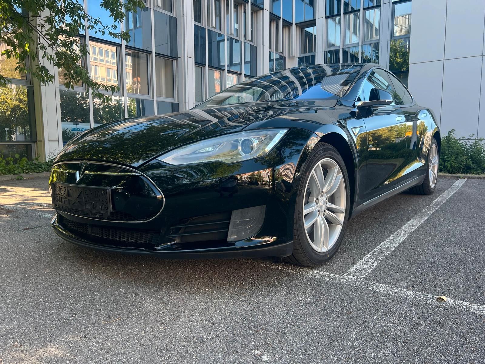 TESLA Model S 70D FREECHARGER,SC01