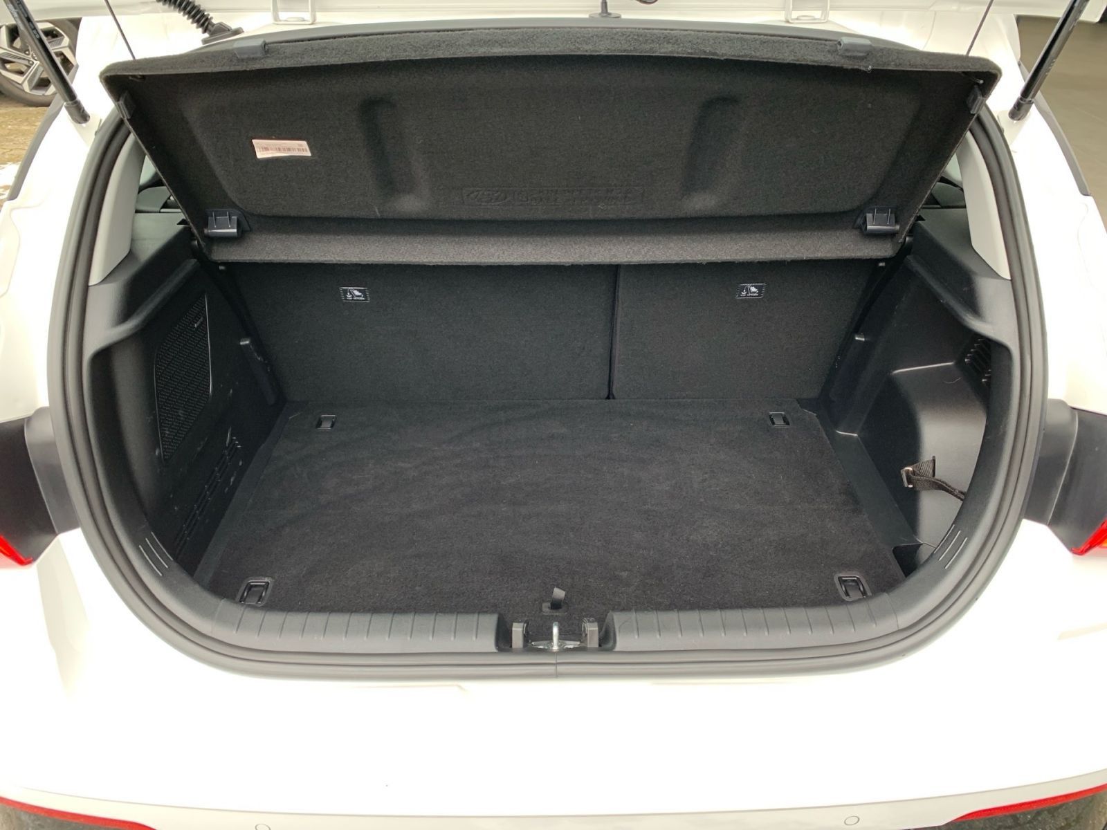 Fahrzeugabbildung Hyundai i20 1.0 T-GDI Trend Navi LED BOSE 1Hd