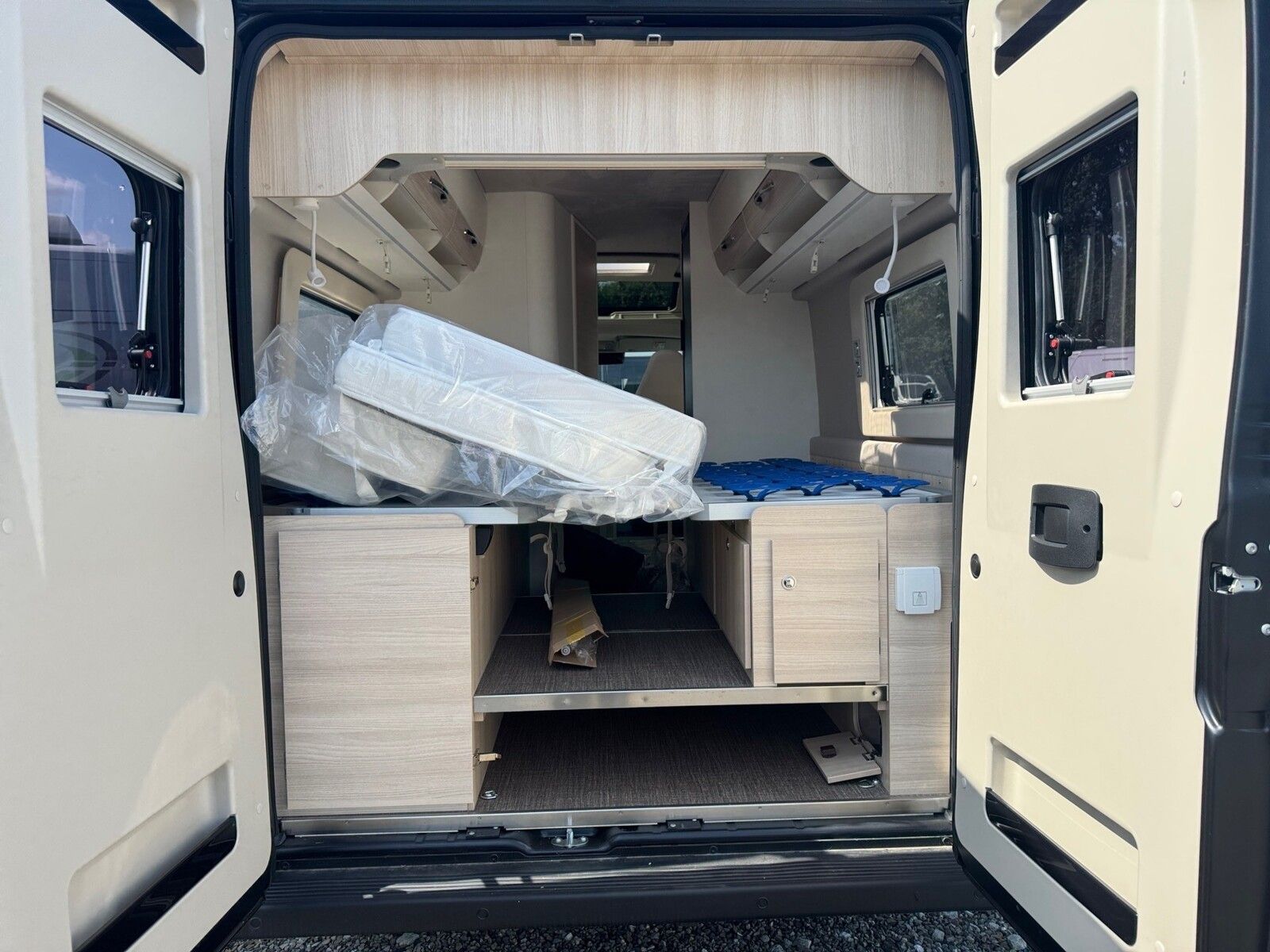 Fahrzeugabbildung Eura Mobil Van V 635 EB Klimaauto., Solar, Fahrassistenzpak