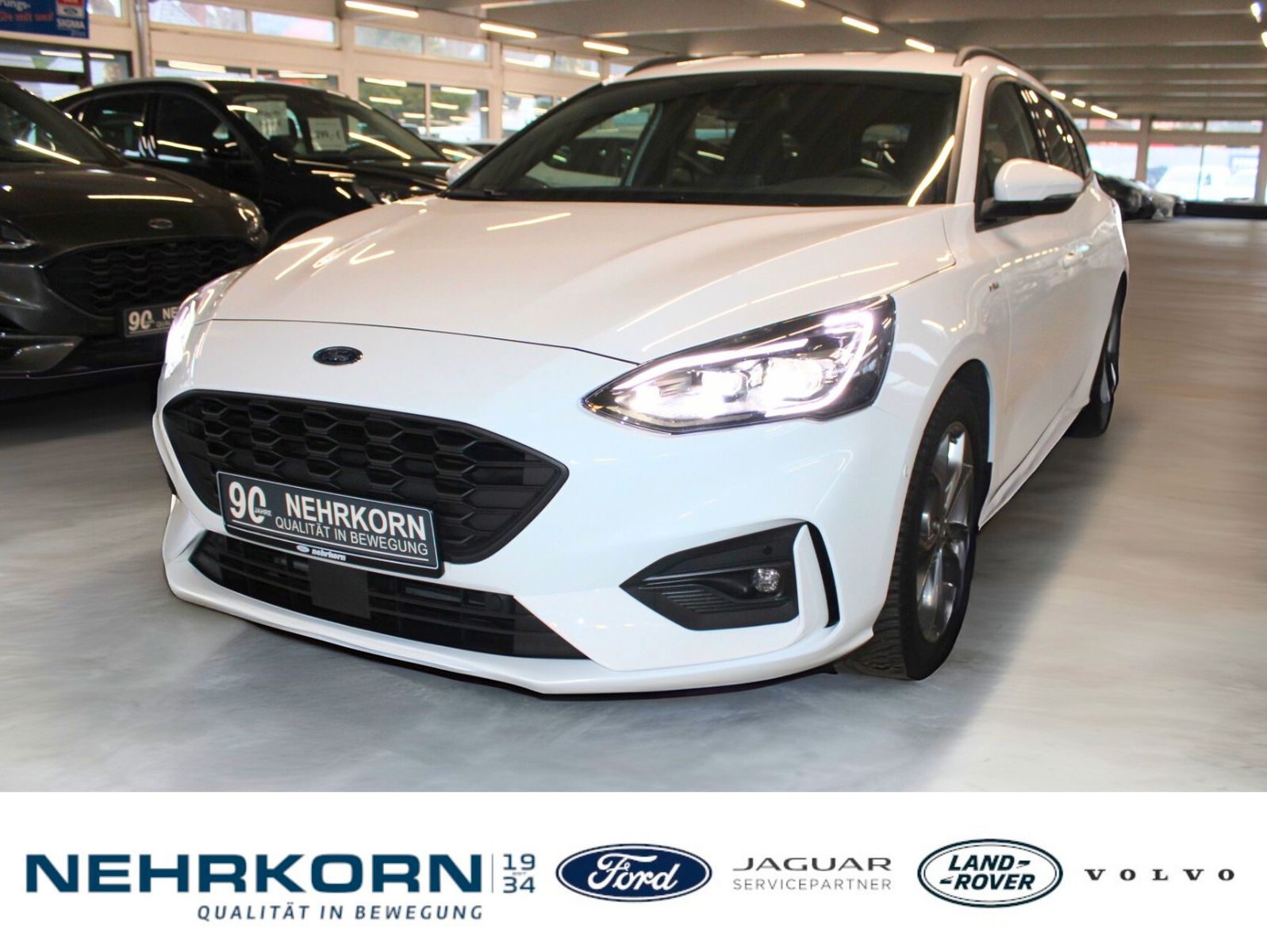 Fahrzeugabbildung Ford Focus ST-Line X Turnier AHK LED NAVI CAM WinterP