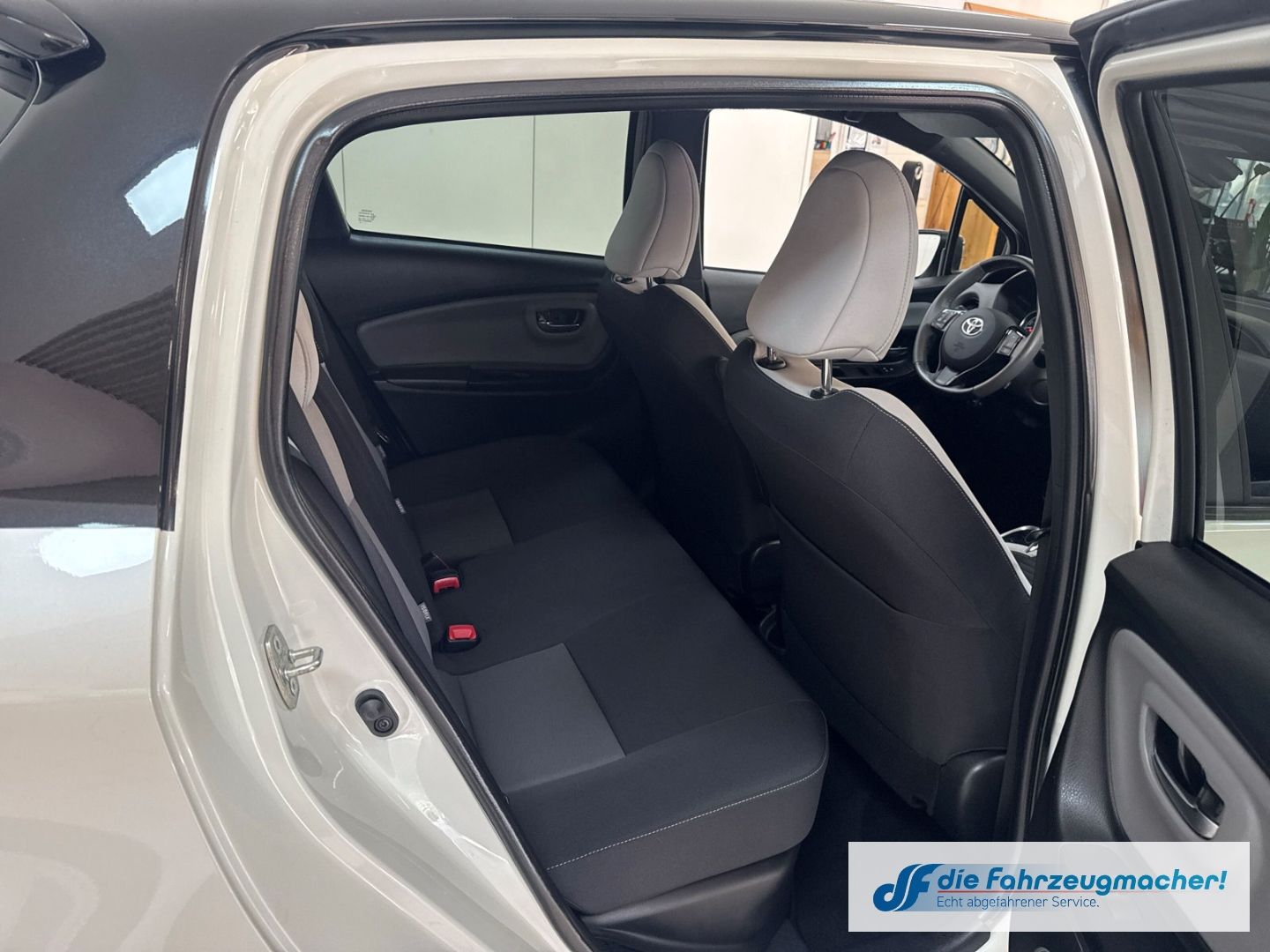 Fahrzeugabbildung Toyota Yaris Style Hybrid Mehrzonenklima DAB SHZ Keyles