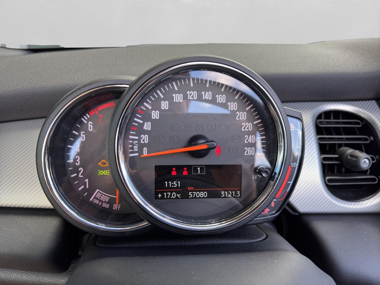 MINI Cooper S Cabrio JCW Trim adaptiverLED Lenkradhei