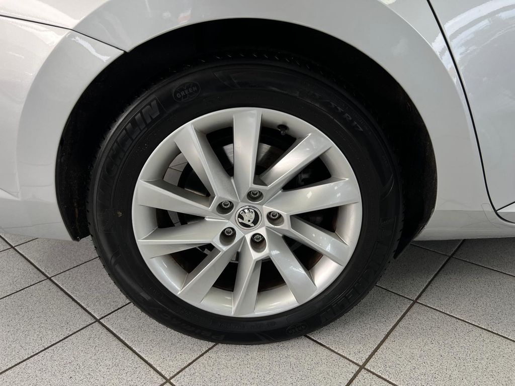 Skoda Superb 2.0 TDI Style Pano*Memory*KAM*NAV*CarPlay