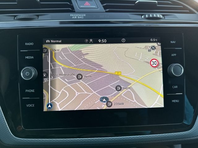Touran 2.0 TDI DSG 7-SITZER+PANO+KAMERA+LED+NAVI