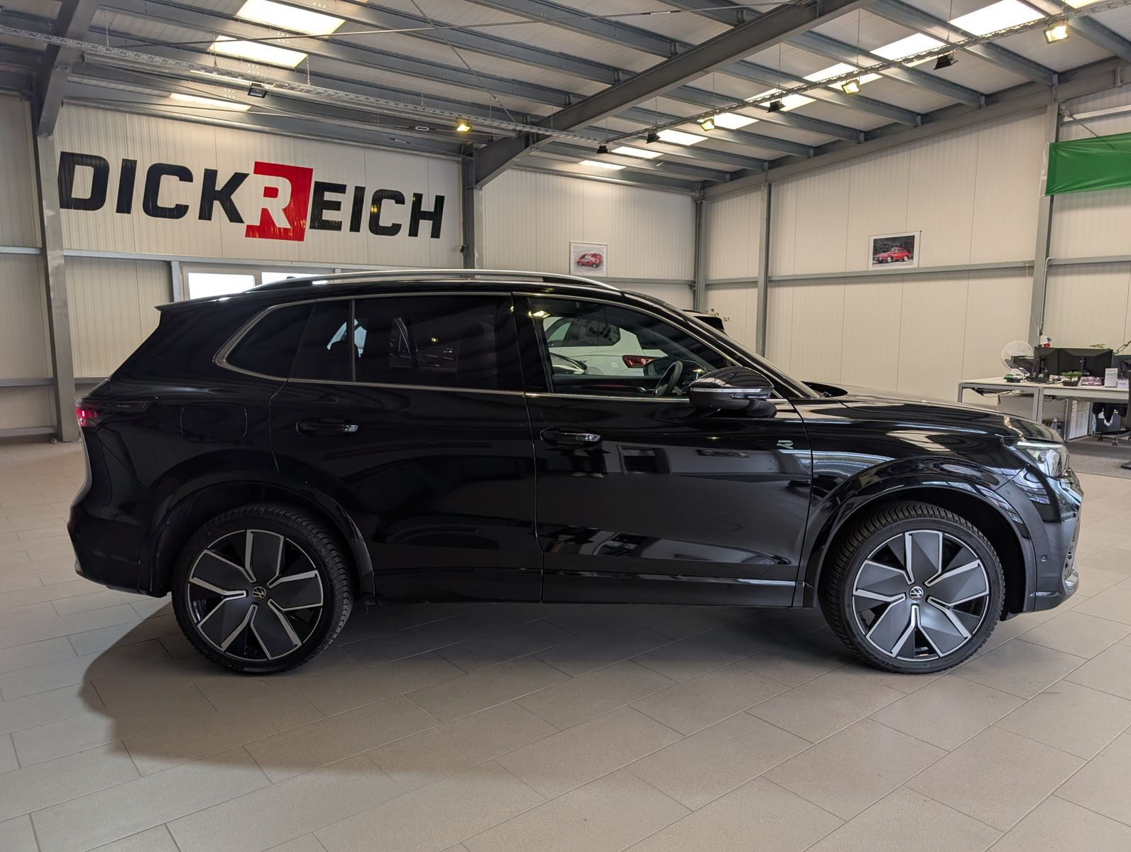 Immagine del veicolo Volkswagen Tiguan 2.0TDI R-Line 4M Pano H/K AHK Matrix 20"