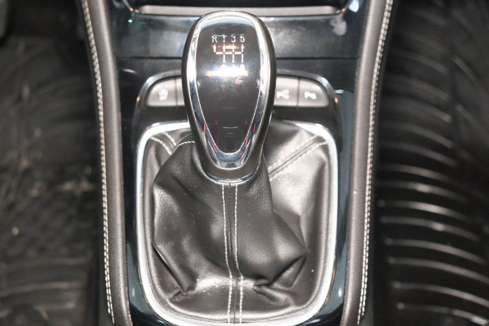 Fahrzeugabbildung Opel Astra K Sports Tourer 1.6i * LED * Navi