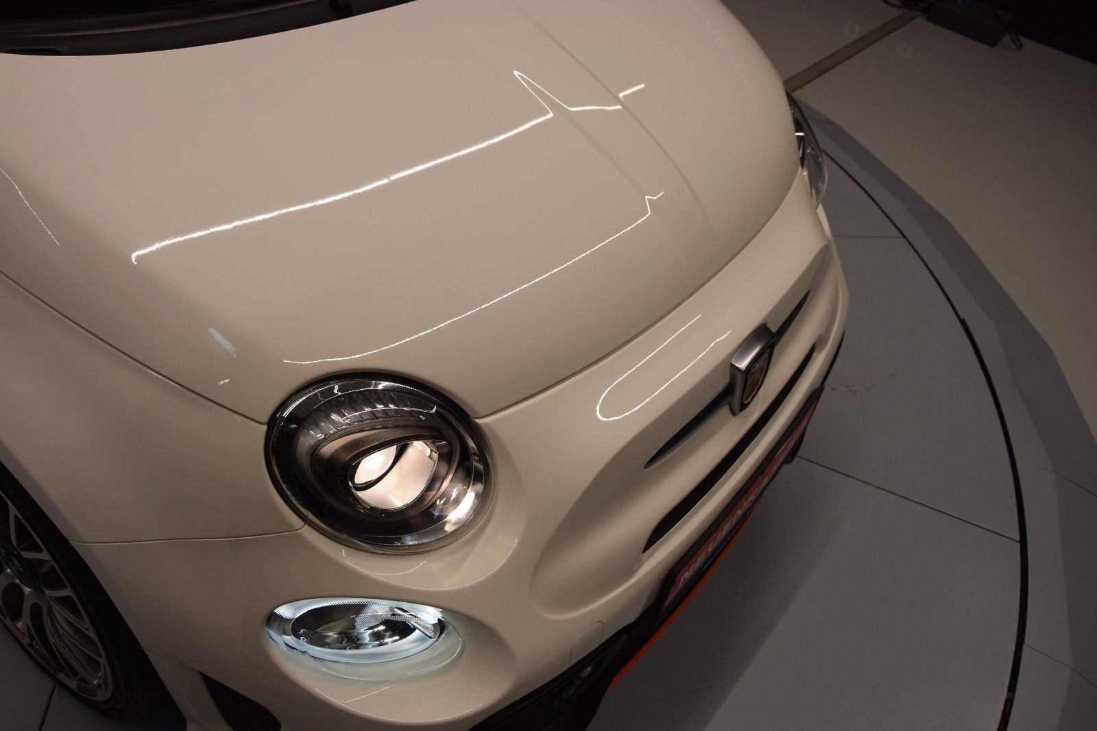 Fahrzeugabbildung Abarth 595C LED PDC CarPlay Android Auto PDC Faltdach