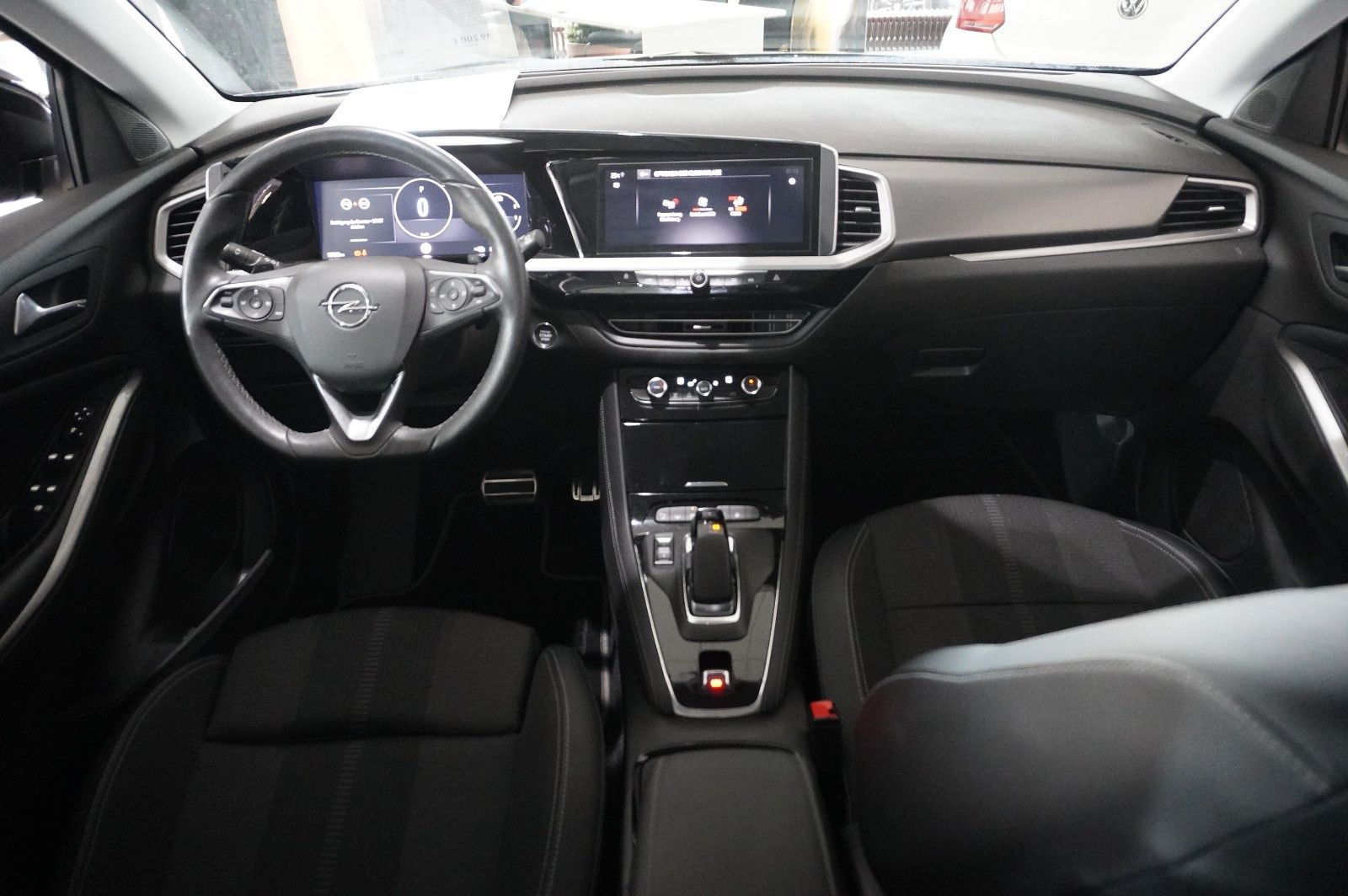 Fahrzeugabbildung Opel Grandland (X) 1.6 PHEV ELEGANCE NAVI/LED/SPORT
