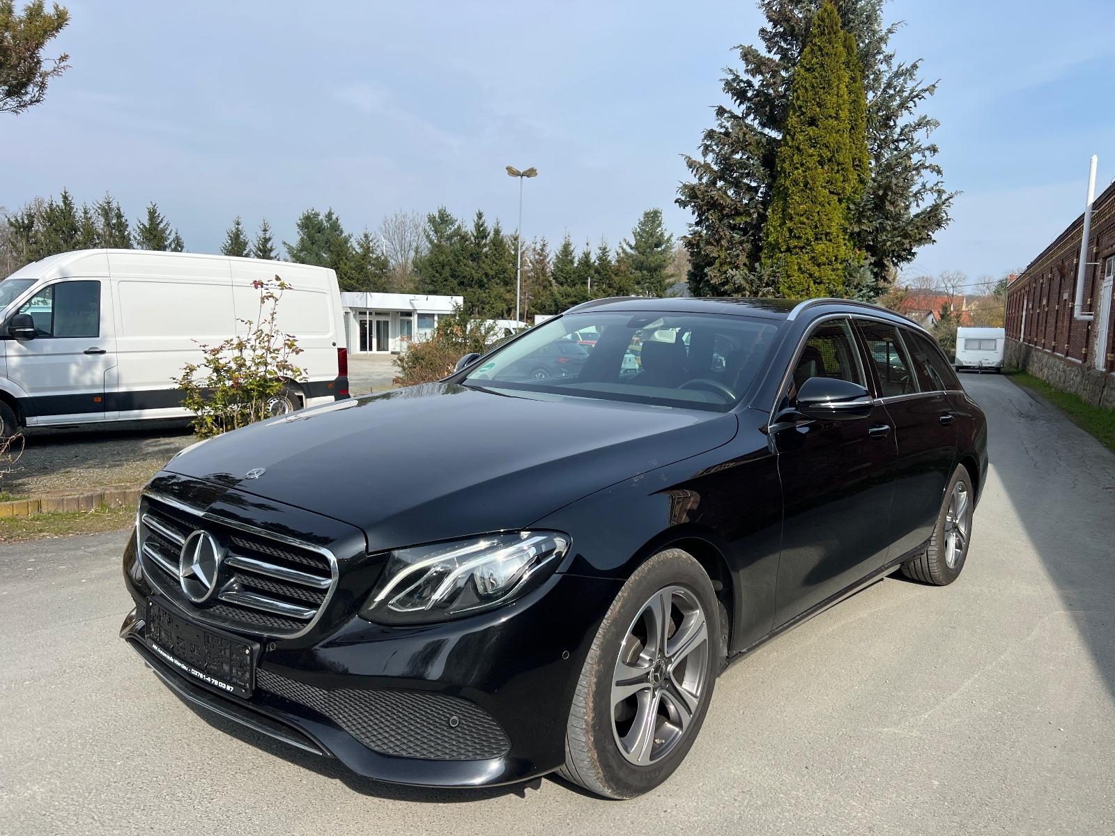 Mercedes-Benz E 220d T-Modell*RFK*AMBIENTE*AUTOMATIK