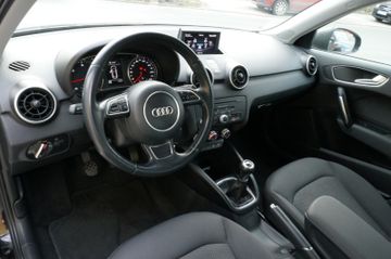 Fahrzeugabbildung Audi A1 Sportback attraction Bi-Xenon, Zahnriemen neu
