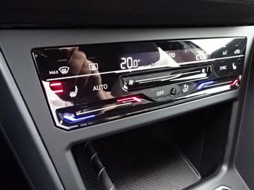 Fotografie 20 des VW Taigo 1.5 TSI R-Line *LED*Alu 18Zoll*RFK Klima