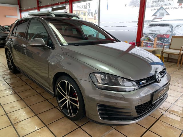 Volkswagen Golf VII 2.0TDI GTD PANO CAM XENON