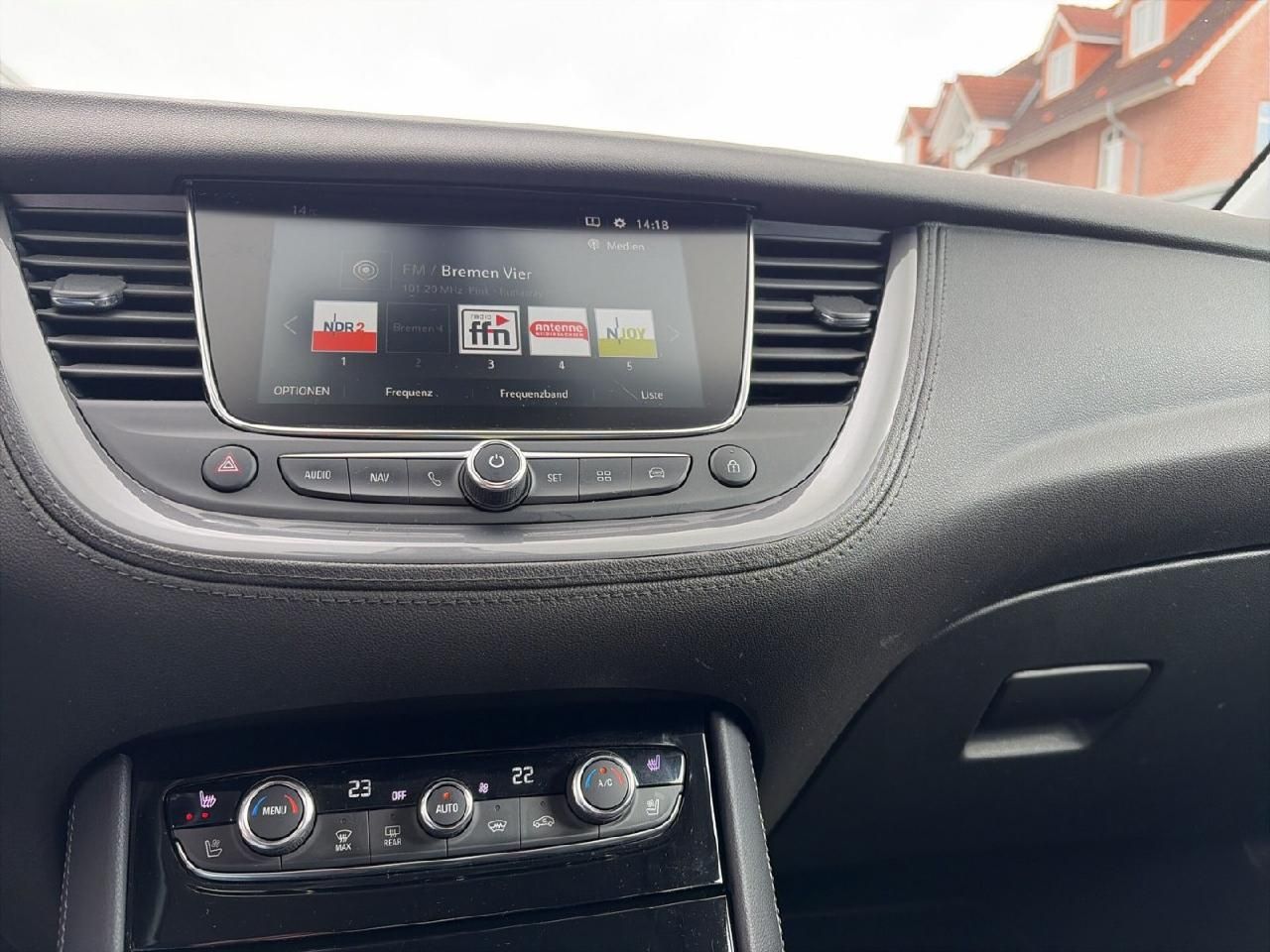 Fahrzeugabbildung Opel Grandland 2,0 Ultimate Automatik