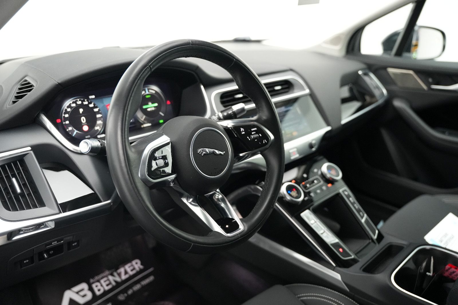 Fahrzeugabbildung Jaguar I-PACE 400 AWD/Black-Pack/CarPlay/MERIDIAN/89,6%