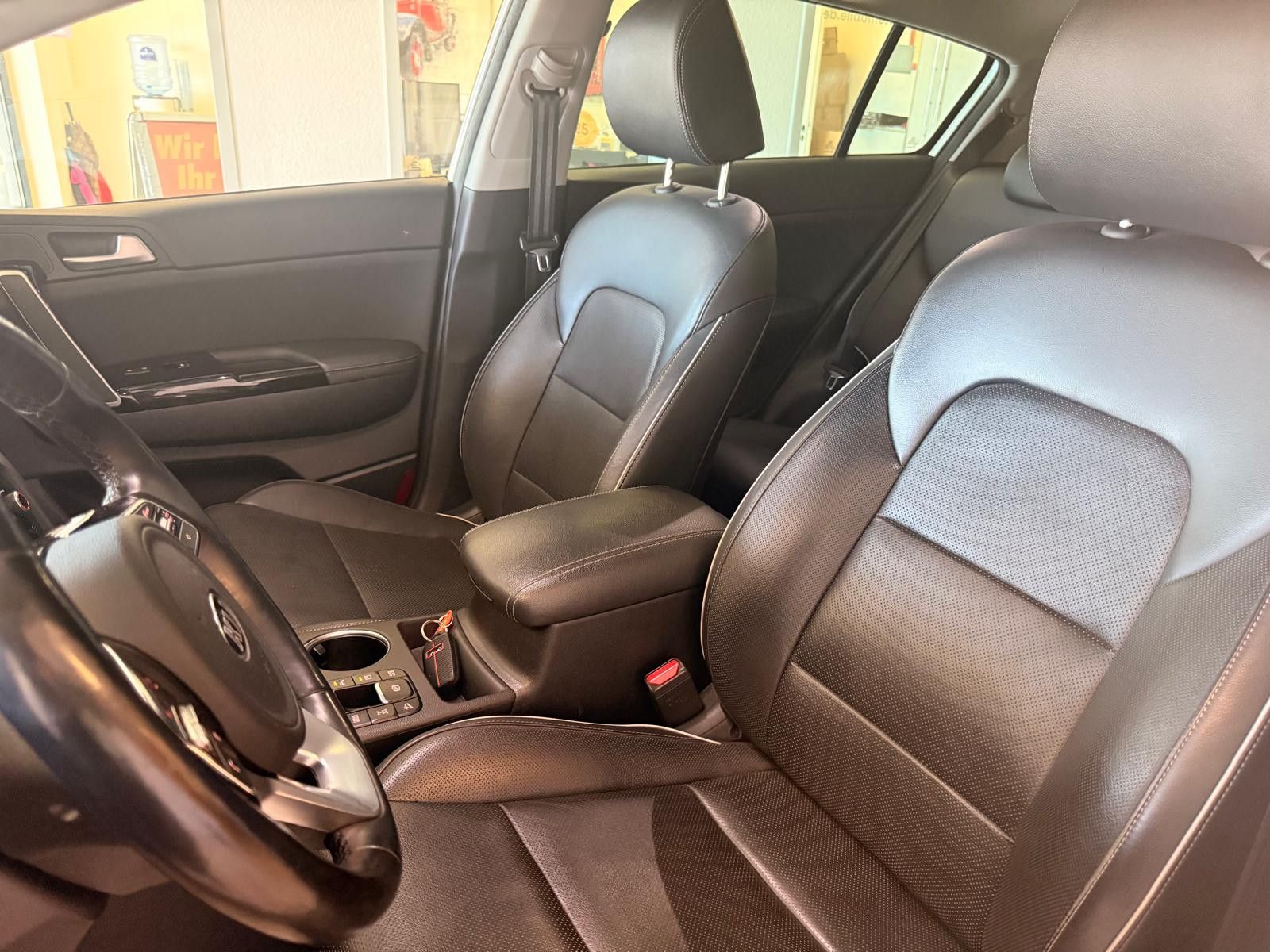 Fahrzeugabbildung Kia Sportage Platinum Edition 4WD/ AHK/SCHECKHEFT/