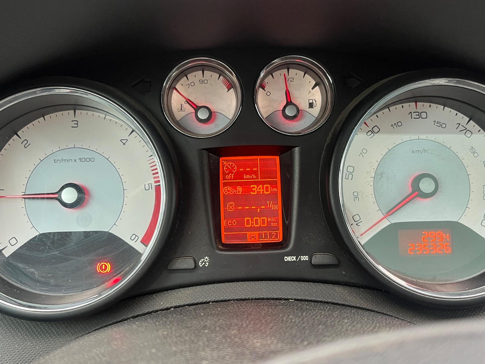 Peugeot 308 2011 — photo 7