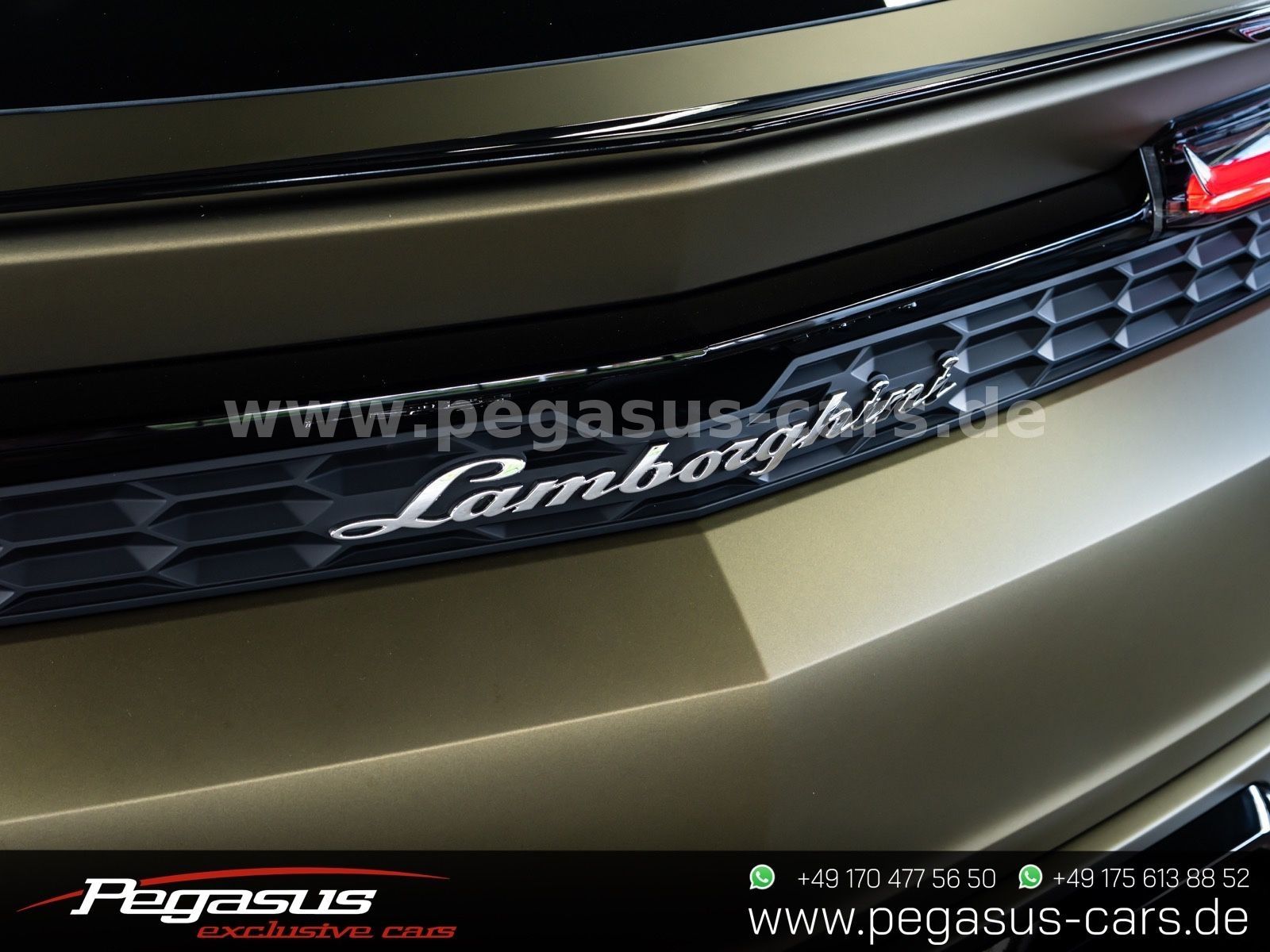 LAMBORGHINI Urus - 10