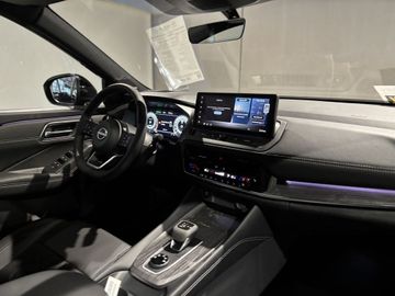 Fotografie 8 des Nissan Qashqai 1.3 DIG-T 4x4 MHEV Xtronic Tekna Pano Bo