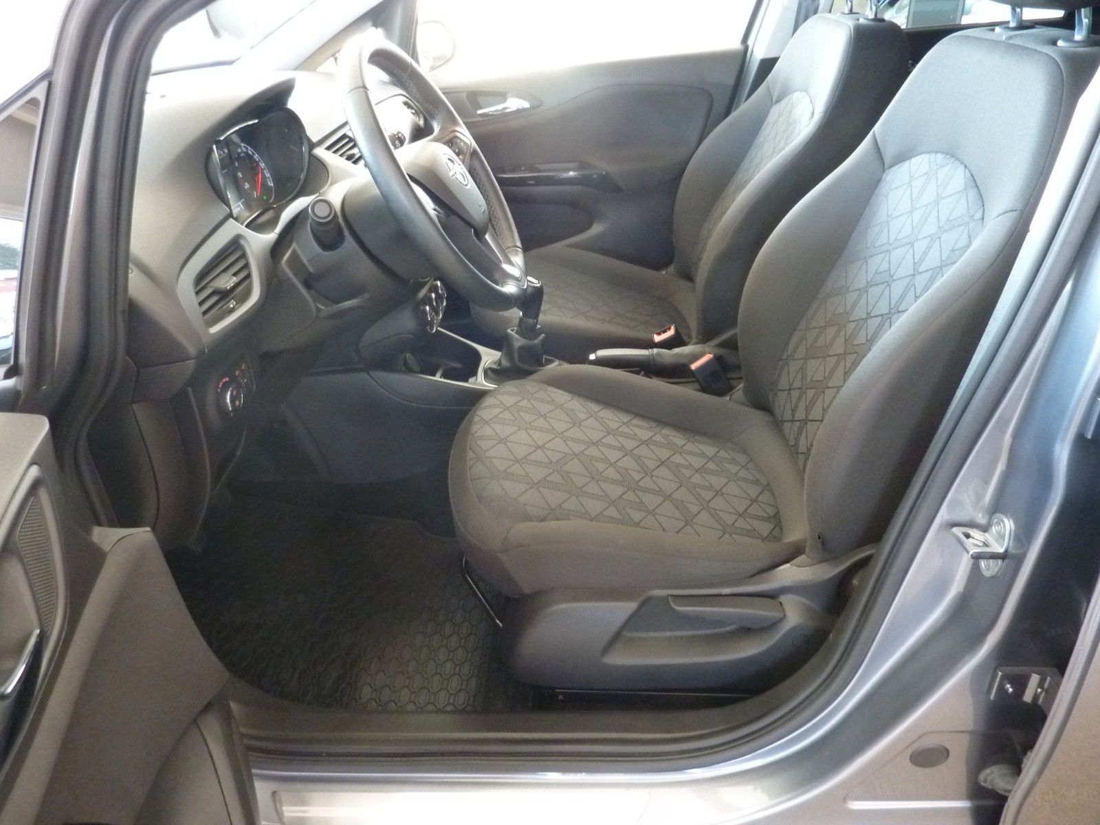 Fahrzeugabbildung Opel Corsa 1.4 Edition, AC, BC, PDC, RFK