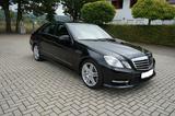 Mercedes-Benz AMG LINE 220 CDI - Mercedes-Benz E 220 aus 2012 mit Diesel-Antrieb: Limousine