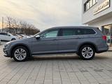 Volkswagen Passat Var Alltrack 4Motion ACC Lane Rear View - VW Passat Alltrack Gebrauchtwagen