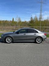 Mercedes-Benz A 200 - Limousine AMG Line Night Paket Automatik - Mercedes-Benz A 200 in Gelsenkirchen