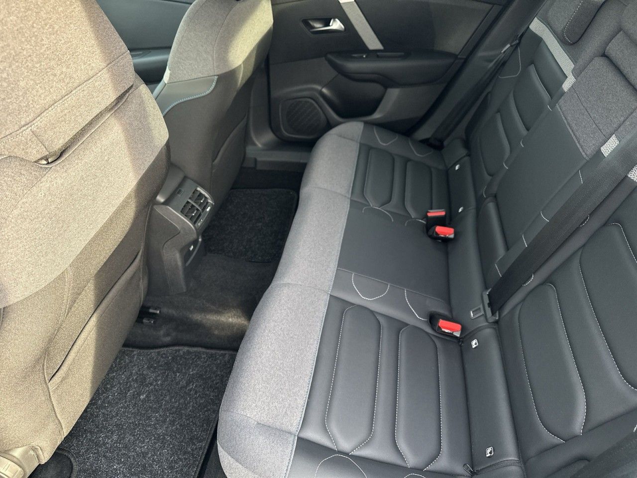 Fahrzeugabbildung Citroën C4 PureTech 130 S&S EAT8 Shine