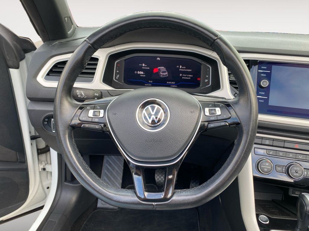 Fahrzeugabbildung Volkswagen T-Roc Cabriolet 1.5 DSG Black Style LED AHZV