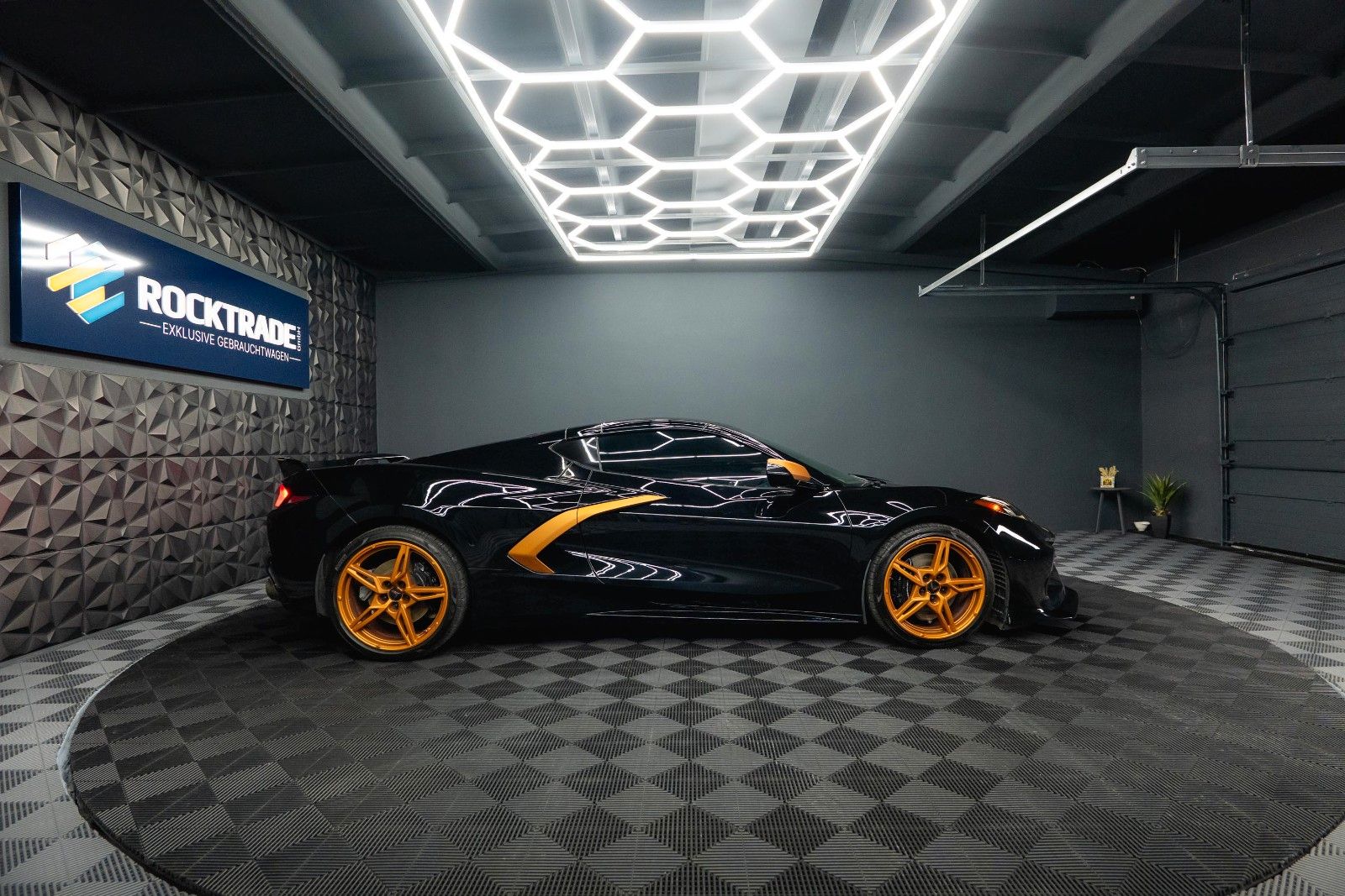 Fahrzeugabbildung Corvette C8 Stingray 1LT Targa Z51 Performance 19% VAT