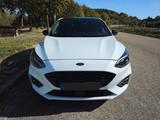 Ford Focus 1,5 EcoBoost ST-Line *LED*KEYLESS*HEADUP - Ford Focus von privat