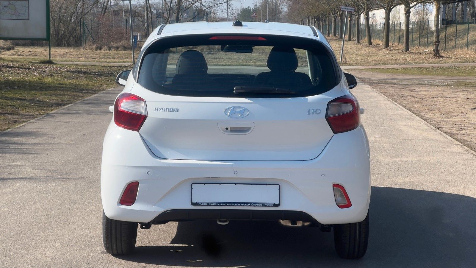 Fahrzeugabbildung Hyundai i10 1.0 Select *Navi*Klima*CarPlay*RFKamera*PDC*