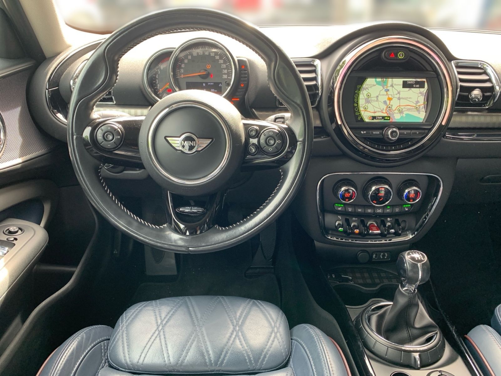 Fahrzeugabbildung MINI Clubman Cooper 1.5 Navi Leder LED PDC