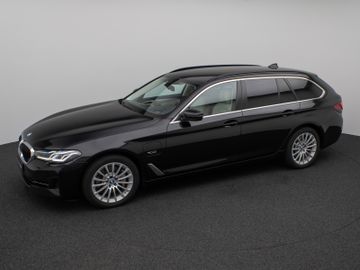 Fahrzeugabbildung BMW 530e Tour HUD Laser Sportsitz Komfortzugang