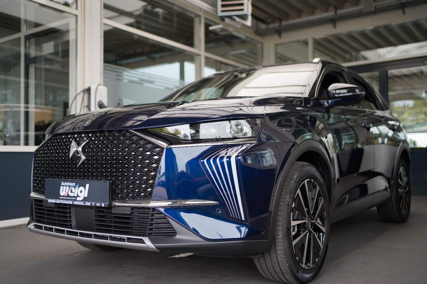 Fahrzeugabbildung DS Automobiles DS7 BlueHDi 130 EAT8 Rivoli Automatik Leder Navi