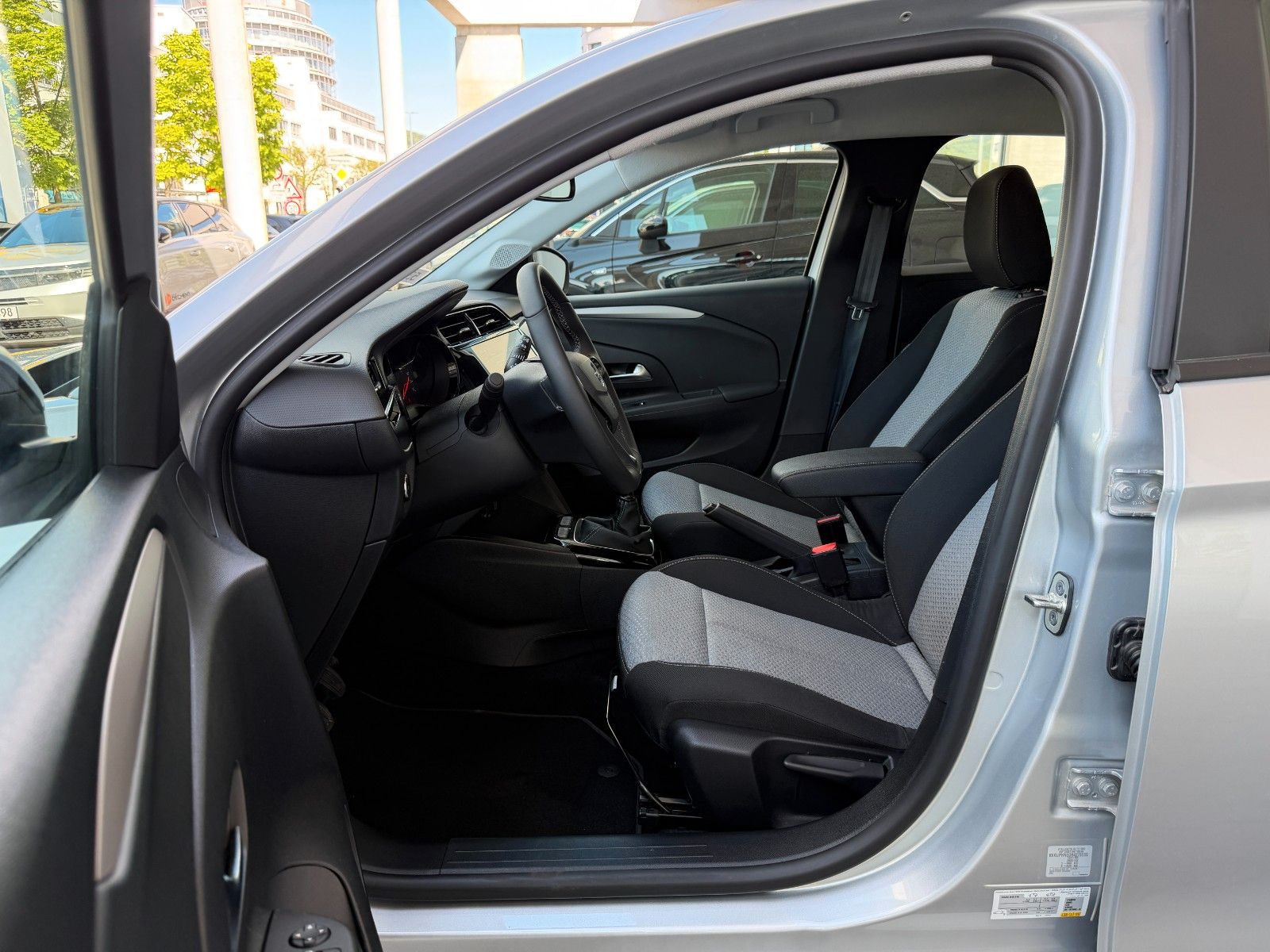 Fahrzeugabbildung Opel Corsa F Edition 100PS PDC/Allwetter/SHZ!