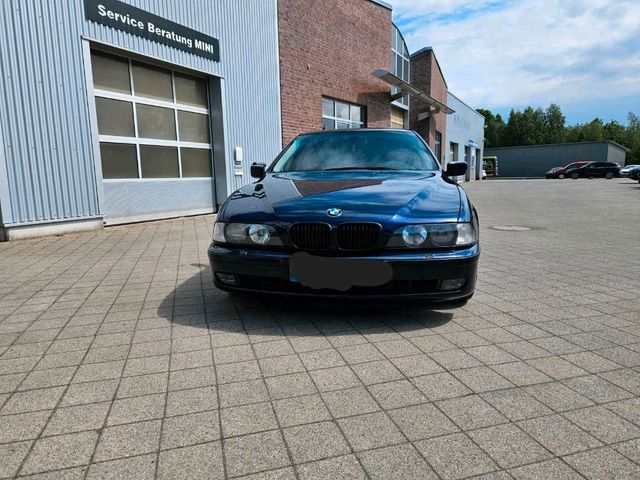 BMW e39 523ia