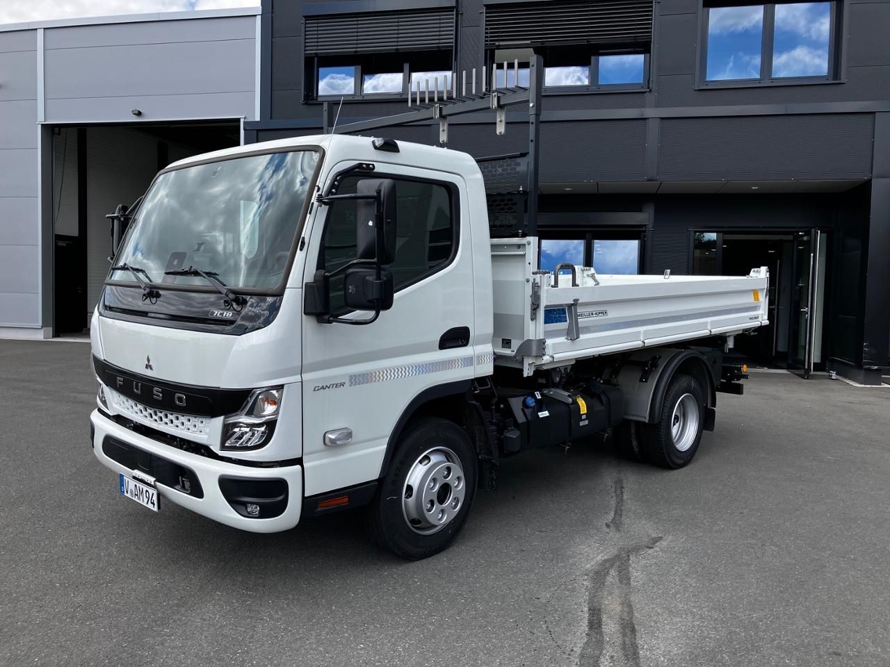 Fahrzeugabbildung FUSO FUSO 7C18 Kipper