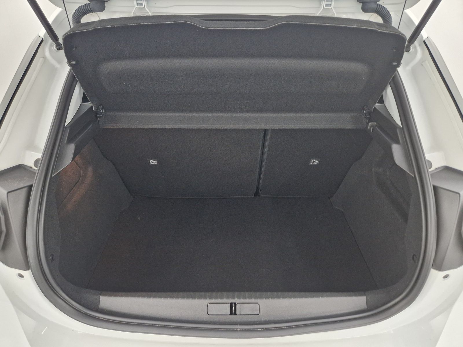 OPEL Corsa  F1.2 Turbo Edition – Bild 10