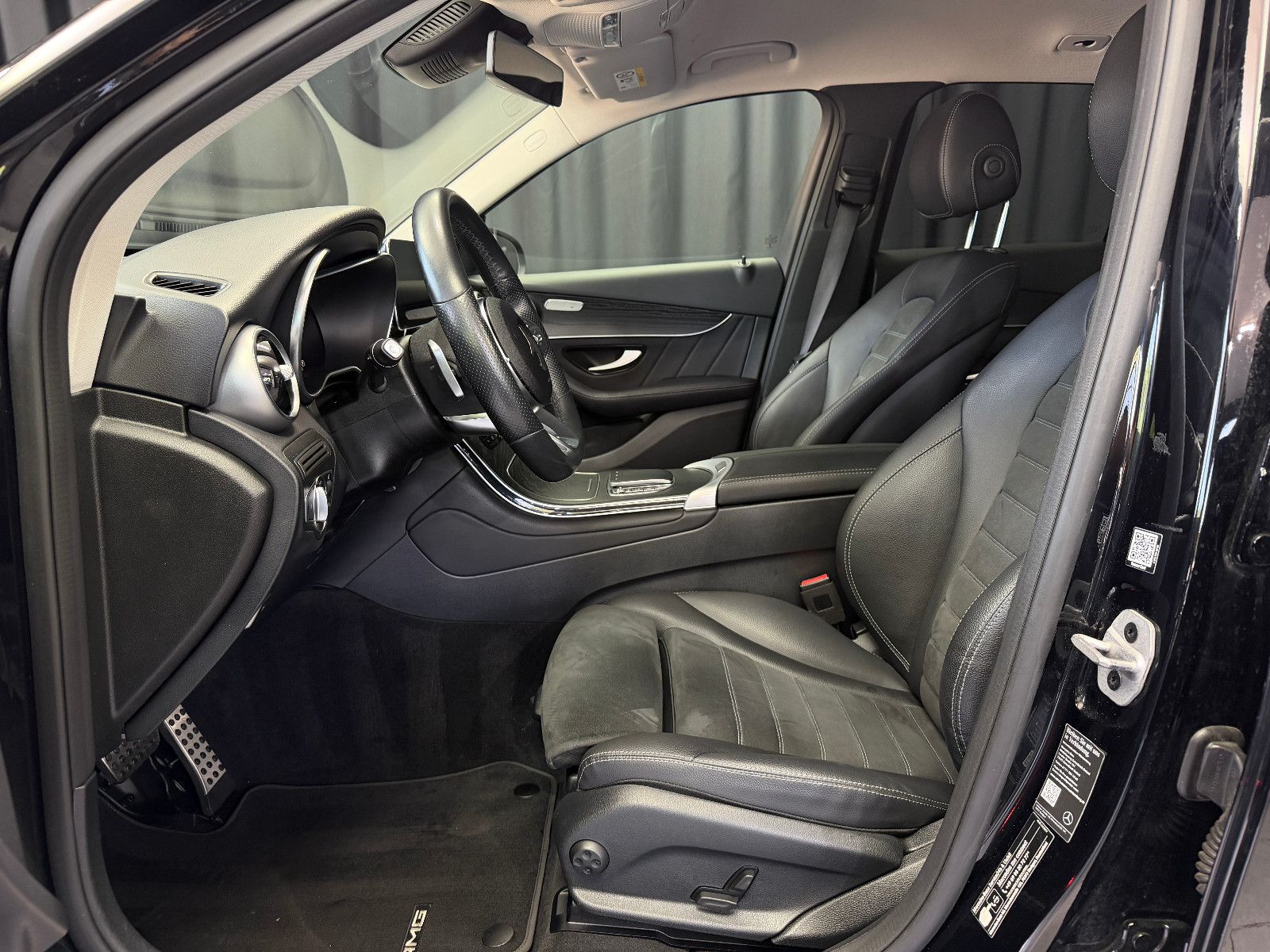 Fahrzeugabbildung Mercedes-Benz GLC 200 4Matic|AUTOMATIK|AMG-LINE|DIGI-TACHO|AHK